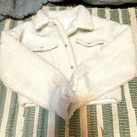 Women’s Small Cropped Fur Coat - Picture 1 of 3